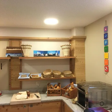 采尔马特弗勒尔高山酒店