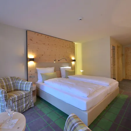 Alpenhotel Fleurs De Hotel 4*