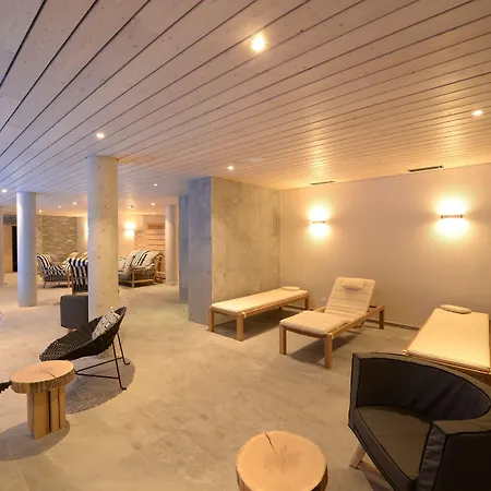 Alpenhotel Fleurs De מלון צרמט