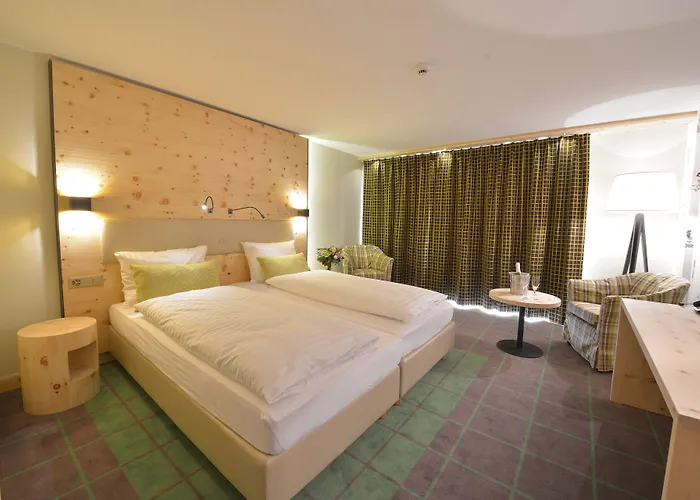 Otel Alpenhotel Fleurs De 4*