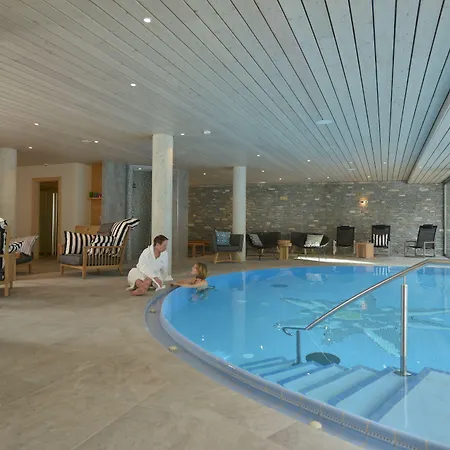 Alpenhotel Fleurs De 4* צרמט