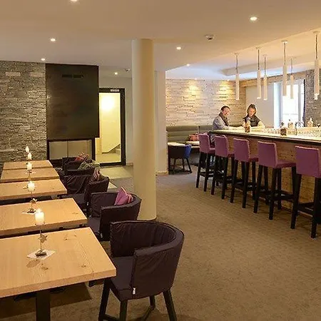 מלון Alpenhotel Fleurs De