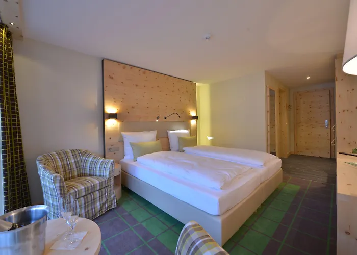 Alpenhotel Fleurs De Отель 4*