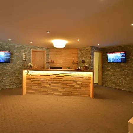 Alpenhotel Fleurs De Hotell